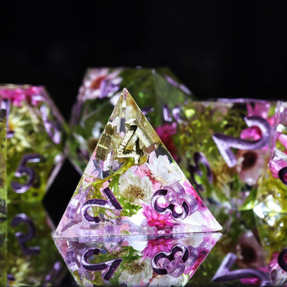 Sharp Edge Dice Infinite Bloom