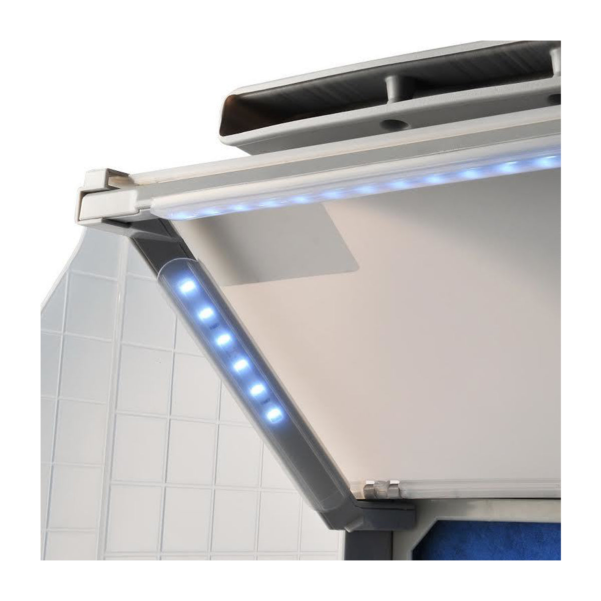 2SPRAY portable spray booth with daylight LED lights illuminated